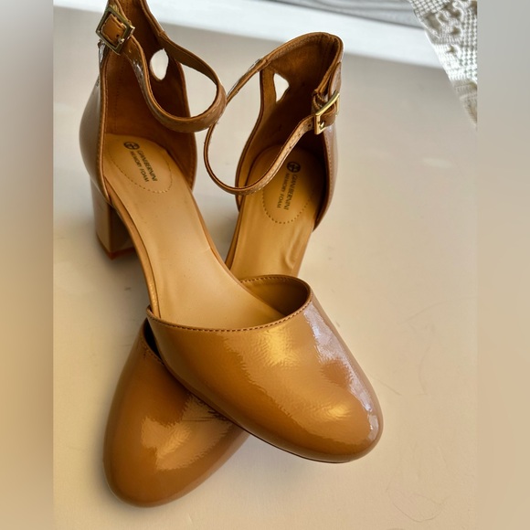 Giani Bernini patent Glossy Tan low Heels women size 7M super comfortable - Picture 5 of 6
